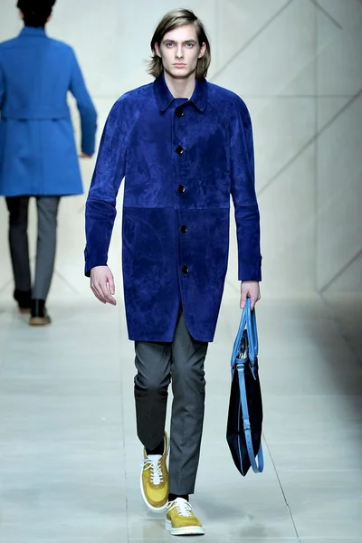 Look 10